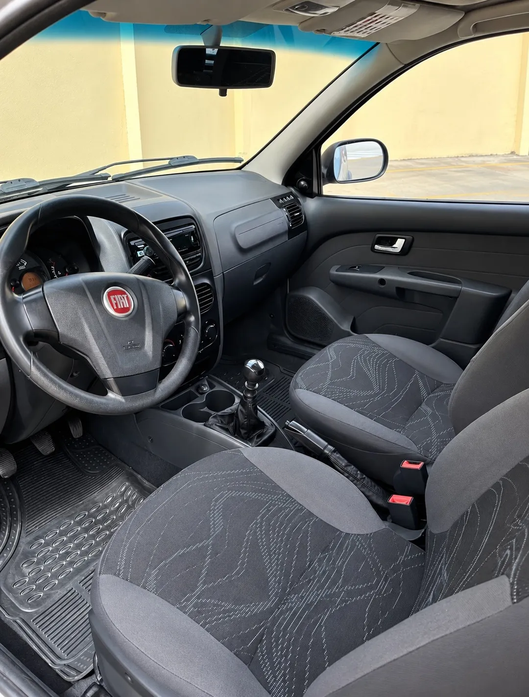 Fiat Strada 2014, foto 5 de 6