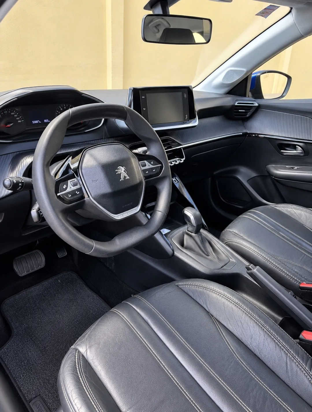 Peugeot 208 2021, foto 6 de 7